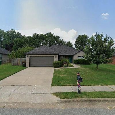 725 Woodland St, Centerton, AR 72719