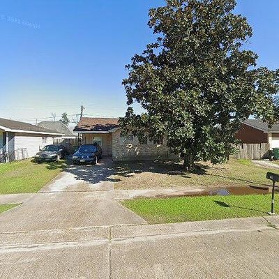 728 Mockingbird Ln, Saint Rose, LA 70087