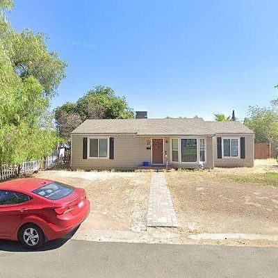 82 E Sussex Way, Fresno, CA 93704