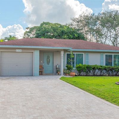 8204 Nw 106 Th Ave, Tamarac, FL 33321