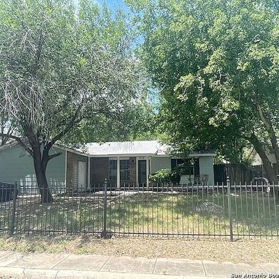 8218 Meadow Swan St, San Antonio, TX 78251