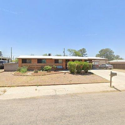 8220 E Lynch Pl, Tucson, AZ 85710