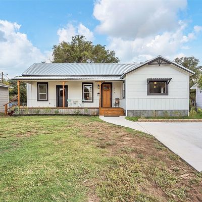 823 E Cedar St, Seguin, TX 78155