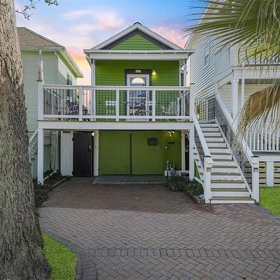 823 Winnie St, Galveston, TX 77550