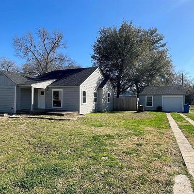 823 W Wolfe St, Grand Saline, TX 75140