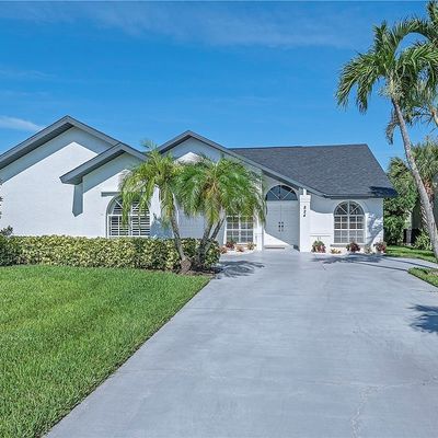 824 Belville Blvd, Naples, FL 34104