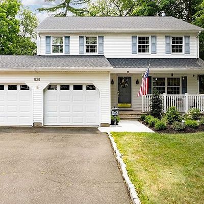 828 Highland Ave, Paramus, NJ 07652