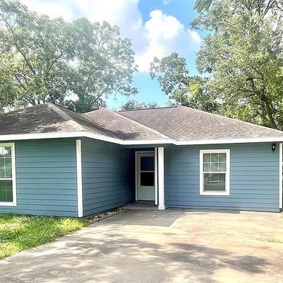 8311 Neville Ave, Hitchcock, TX 77563