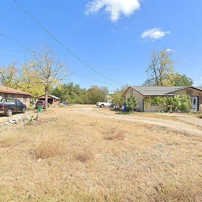 842 Kimbro St, Taylor, TX 76574