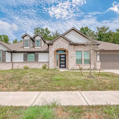 8510 Amber Bend Dr, Baytown, TX 77521