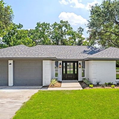 8602 Honeysuckle St, Highlands, TX 77562