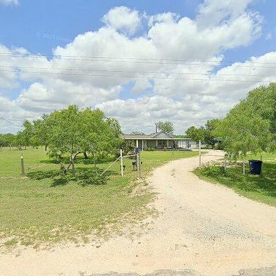 863 County Road 440, Alice, TX 78332