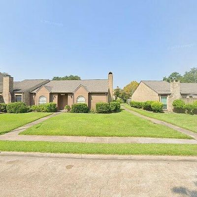 8632 Maplecrest Dr, Houston, TX 77099