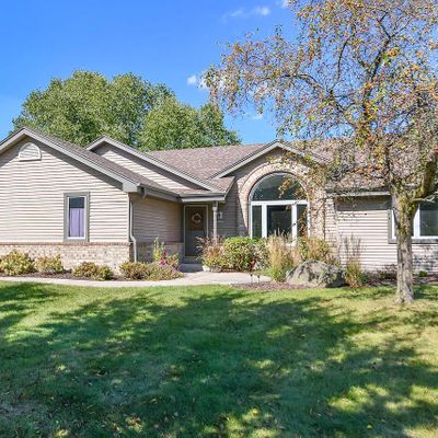 8800 W Travis Ln, Franklin, WI 53132