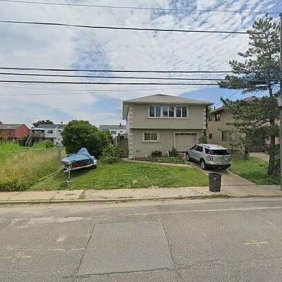 883 S Long Beach Ave, Freeport, NY 11520