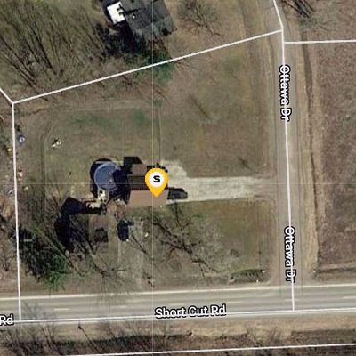 8852 Short Cut Rd, Ira, MI 48023