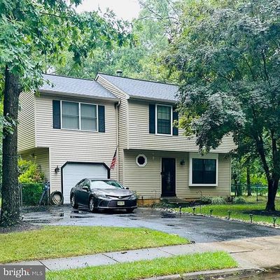 8 Catherine Ct, Sicklerville, NJ 08081