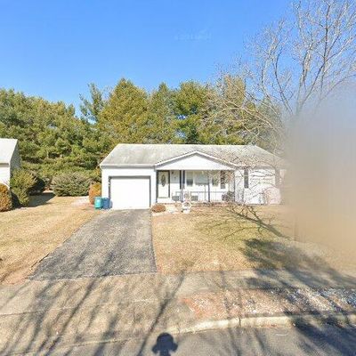 8 Ely Ct, Toms River, NJ 08757