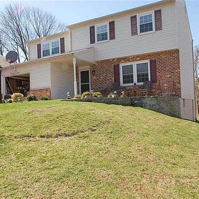 8 Elaine Dr, Boyertown, PA 19512