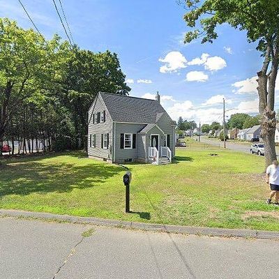 8 Fern St, Windsor Locks, CT 06096