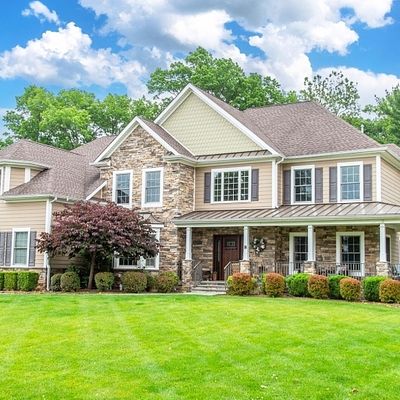 8 Jameson Pl, West Caldwell, NJ 07006