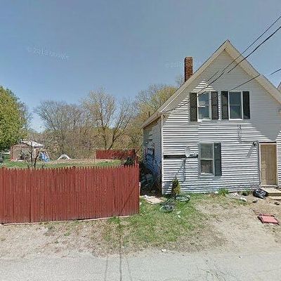 8 Merrill Ave, Lisbon, ME 04250