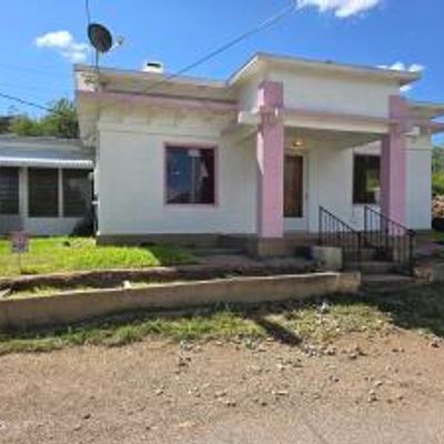 8 Navajo Trl, Bisbee, AZ 85603