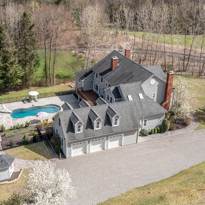 8 River Oaks Ln, Sherman, CT 06784