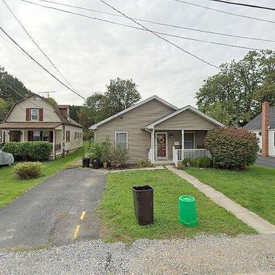 8 S George St, Mechanicsburg, PA 17055