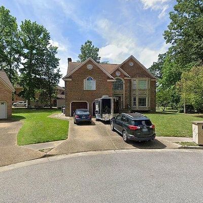 8 Waterford Cir, Hampton, VA 23666