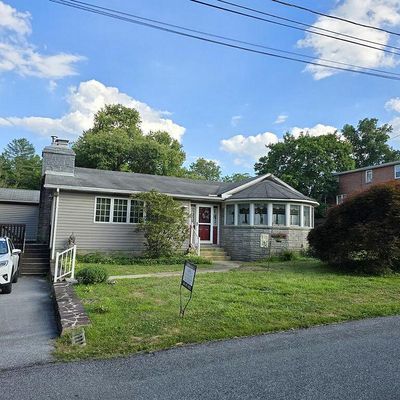 80 Park Ln, Glenmoore, PA 19343