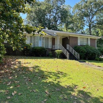 800 Milgray Ln, Bessemer, AL 35022