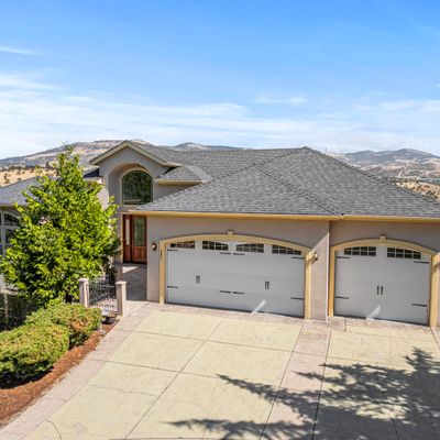 801 Amerman Dr, Phoenix, OR 97535