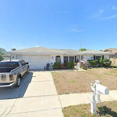 8015 Idle Briar Ln, Port Richey, FL 34668