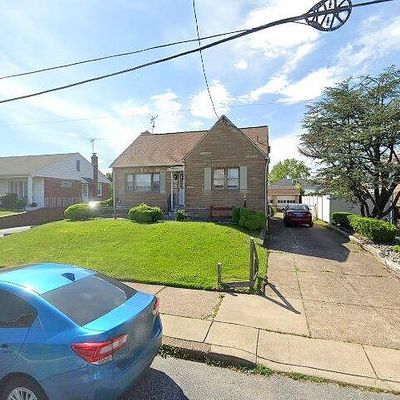 8016 Leonard St, Philadelphia, PA 19152