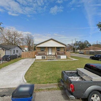 802 6 Th Ave N, Texas City, TX 77590