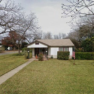 802 E Pine St, Seguin, TX 78155