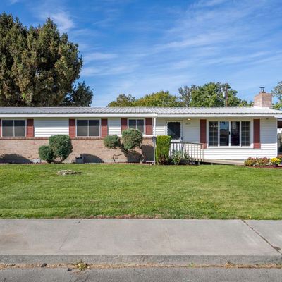 803 N Irby St, Kennewick, WA 99336