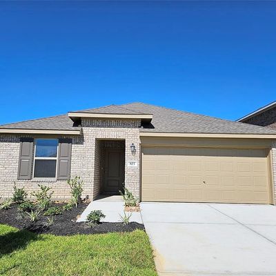 803 Whispering Winds Dr, Beasley, TX 77417