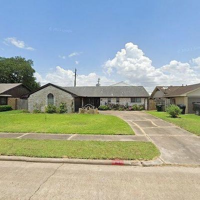 8031 Misty Vale Ln, Houston, TX 77075