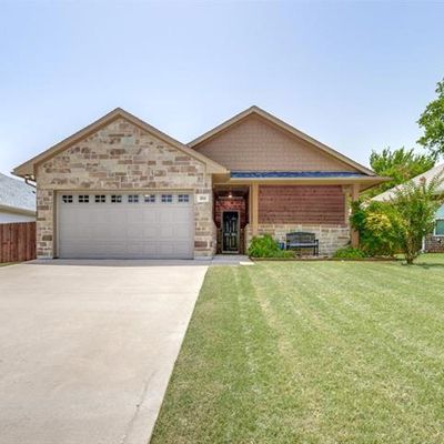 804 E 6 Th St, Bonham, TX 75418