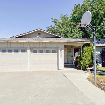 806 Mayhew St, Sunnyside, WA 98944