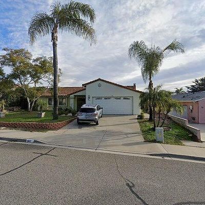 807 Palomino Dr, San Marcos, CA 92069