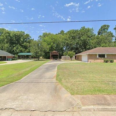 807 University Dr, Carthage, TX 75633