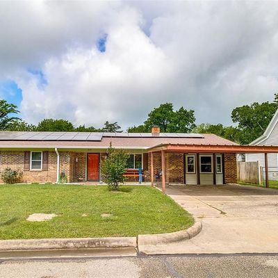 809 Beech St, Bonham, TX 75418