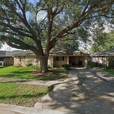 809 Old Natalie Dr, Houma, LA 70364