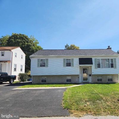 81 3 Rd Ave, Broomall, PA 19008