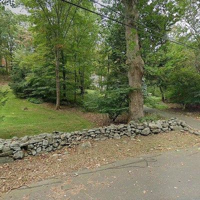 81 Meeting House Rd, Haddam, CT 06438