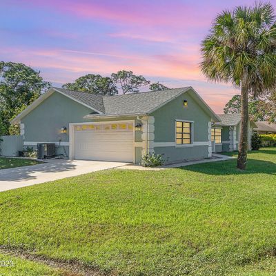 812 Americana Blvd Nw, Palm Bay, FL 32907