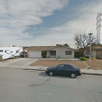 812 Johnnie St, Bakersfield, CA 93308